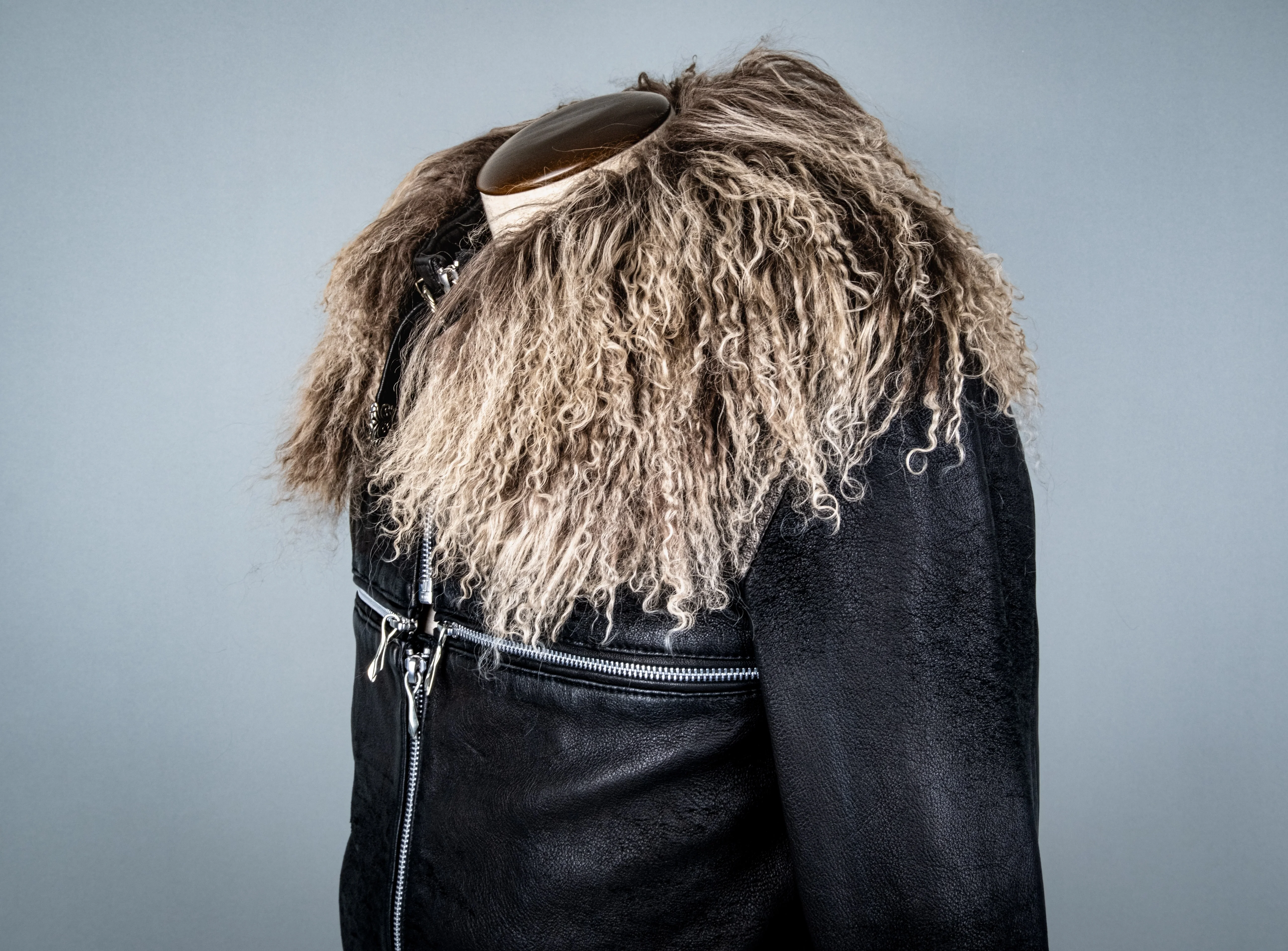 Cross Zip with Detachable Fur - Image 28