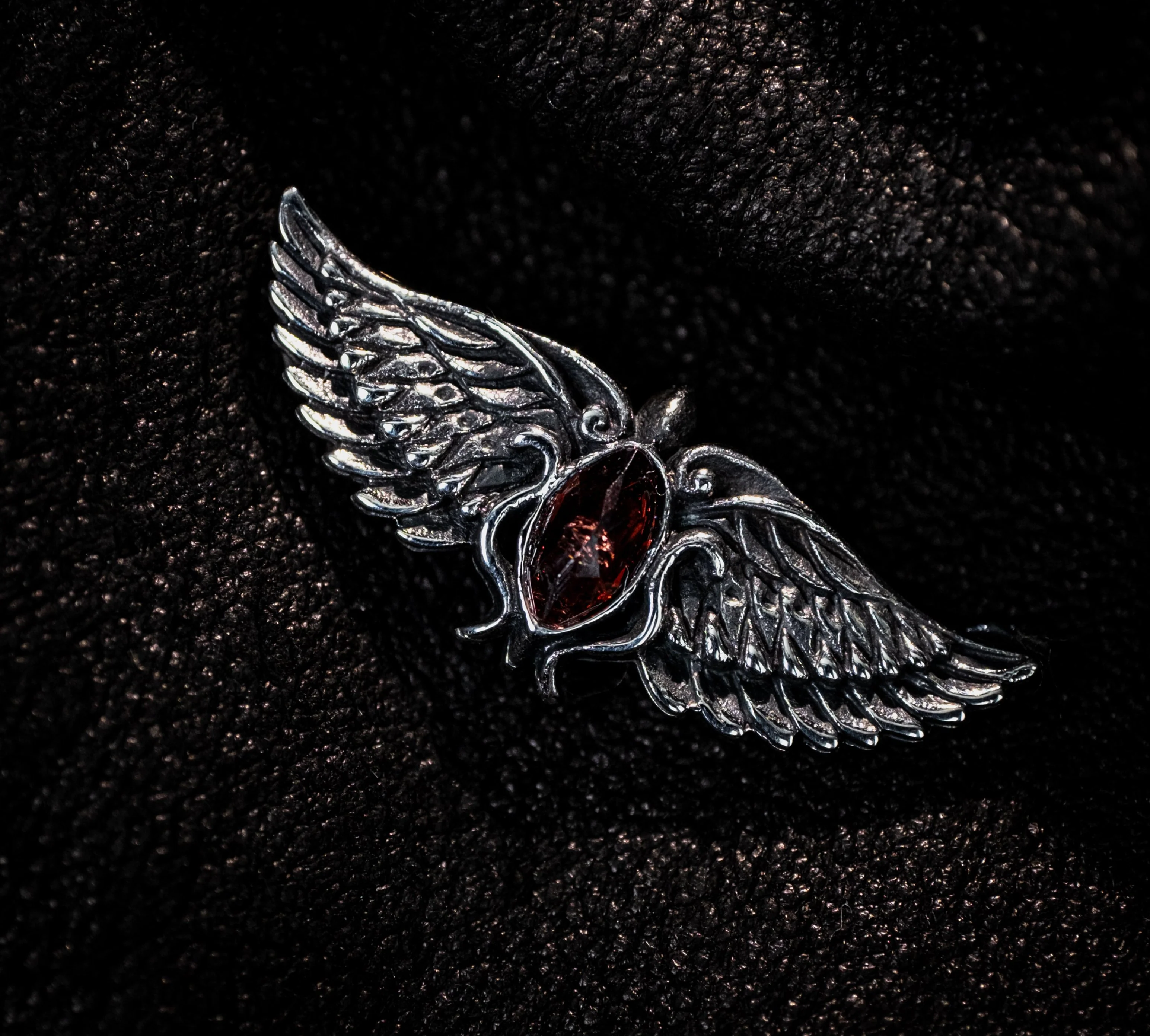 Large Wings Garnet